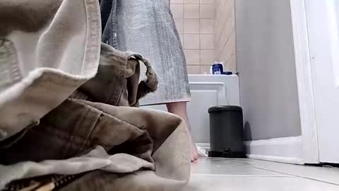 Snapshot of kingdongkonglong chatting on 12/19/24, 02:45 kingdongkonglong online show from 12/19/24, 02:45