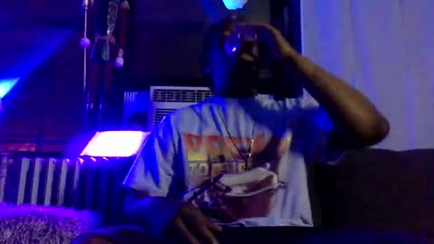 Snapshot of kinglibra420 chatting on 01/11/25, 05:20 loyal fuck online show from 01/11/25, 05:20