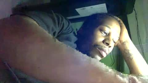 Snapshot of kinglibra420 chatting on 01/23/25, 09:50 loyal fuck online show from 01/23/25, 09:50