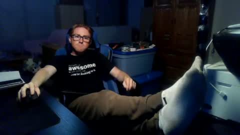 Snapshot of kingoffootfetish chatting on 06/11/26, 08:07 Master King Tommy online show from 06/11/26, 08:07