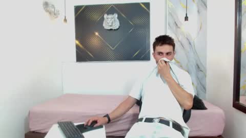 KING  online show from 04/23/26, 04:46