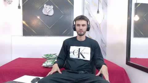 KING  online show from 06/08/26, 03:29