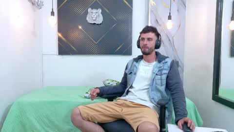 KING  online show from 06/10/26, 04:01