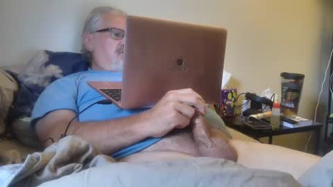 Snapshot of kingtongue10 chatting on 07/11/26, 12:19 kingtongue10 online show from 07/11/26, 12:19