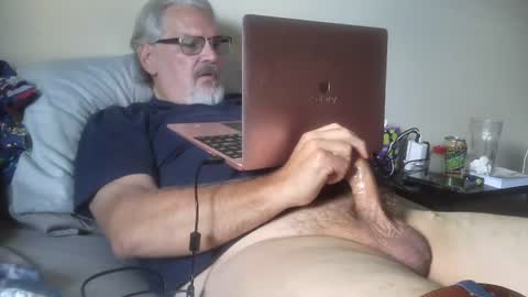 Snapshot of kingtongue10 chatting on 07/17/26, 05:18 kingtongue10 online show from 07/17/26, 05:18