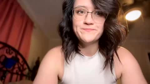 Snapshot of kinkbitch25 chatting on 12/25/24, 03:18 Kinkbitch online show from 12/25/24, 03:18