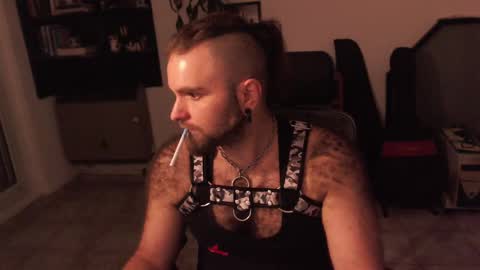 Snapshot of kinkracc chatting on 09/18/25, 07:10 kinkRacc online show from 09/18/25, 07:10