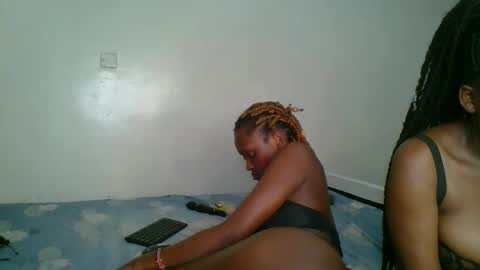 Snapshot of kinky_aria chatting on 09/11/25, 02:28 kinky_aria online show from 09/11/25, 02:28