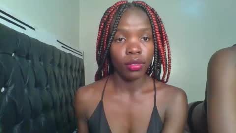 Snapshot of kinky_aria chatting on 09/15/25, 03:23 kinky_aria online show from 09/15/25, 03:23