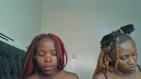 Snapshot of kinky_aria chatting on 09/16/25, 03:29 kinky_aria online show from 09/16/25, 03:29