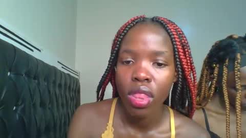 Snapshot of kinky_aria chatting on 09/16/25, 04:52 kinky_aria online show from 09/16/25, 04:52