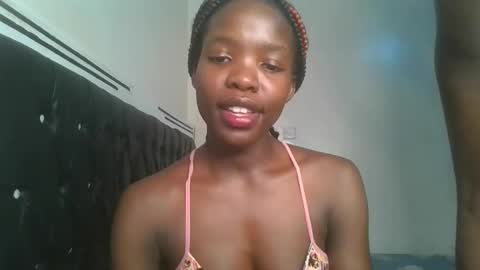 Snapshot of kinky_aria chatting on 09/17/25, 06:31 kinky_aria online show from 09/17/25, 06:31