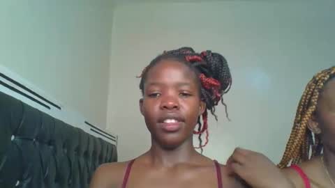 Snapshot of kinky_aria chatting on 09/23/25, 07:17 kinky_aria online show from 09/23/25, 07:17