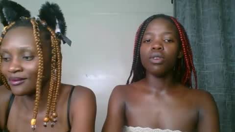 Snapshot of kinky_aria chatting on 09/26/25, 06:23 kinky_aria online show from 09/26/25, 06:23