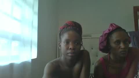 Snapshot of kinky_aria chatting on 10/02/25, 09:05 kinky_aria online show from 10/02/25, 09:05