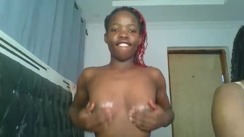 Snapshot of kinky_aria chatting on 10/03/25, 03:58 kinky_aria online show from 10/03/25, 03:58