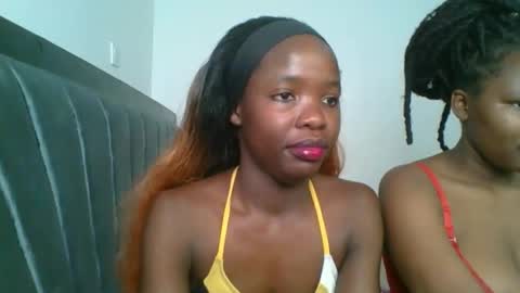 Snapshot of kinky_aria chatting on 10/08/25, 06:49 kinky_aria online show from 10/08/25, 06:49