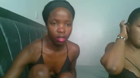 Snapshot of kinky_aria chatting on 10/10/25, 05:23 kinky_aria online show from 10/10/25, 05:23