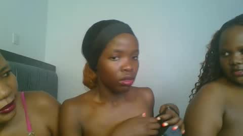 Snapshot of kinky_aria chatting on 10/11/25, 05:55 kinky_aria online show from 10/11/25, 05:55