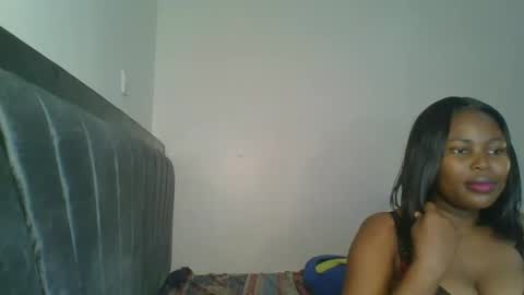 Snapshot of kinky_aria chatting on 10/19/25, 06:52 kinky_aria online show from 10/19/25, 06:52
