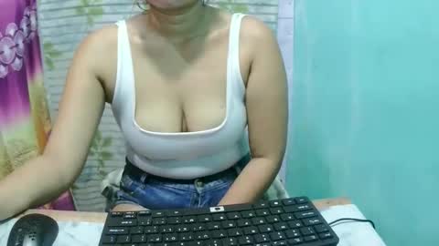Snapshot of kinky_asianbabe chatting on 02/17/26, 10:45 Rose online show from 02/17/26, 10:45