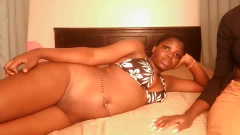 Snapshot of kinky_lola1 chatting on 09/23/25, 12:57 Lola online show from 09/23/25, 12:57