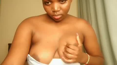 Snapshot of kinky_lola1 chatting on 09/24/25, 01:09 Lola online show from 09/24/25, 01:09