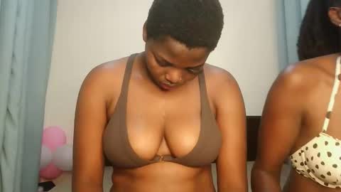 Snapshot of kinky_lola1 chatting on 09/27/25, 04:01 Lola online show from 09/27/25, 04:01