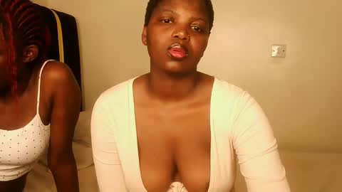 Snapshot of kinky_lola1 chatting on 10/05/25, 02:48 Lola online show from 10/05/25, 02:48