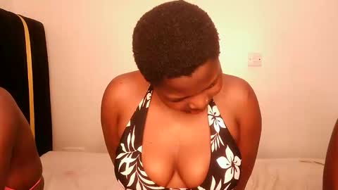 Snapshot of kinky_lola1 chatting on 10/06/25, 02:58 Lola online show from 10/06/25, 02:58