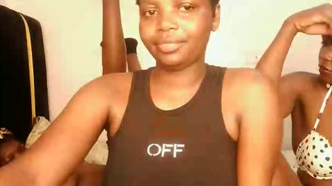 Snapshot of kinky_lola1 chatting on 10/08/25, 04:10 Lola online show from 10/08/25, 04:10