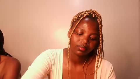 Snapshot of kinky_lola1 chatting on 10/14/25, 09:37 Lola online show from 10/14/25, 09:37