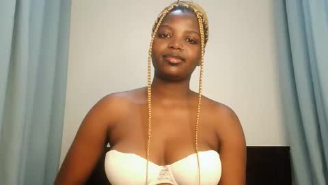 Snapshot of kinky_lola1 chatting on 10/17/25, 05:59 Lola online show from 10/17/25, 05:59