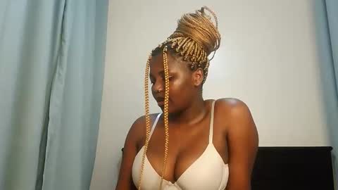 Snapshot of kinky_lola1 chatting on 10/18/25, 06:30 Lola online show from 10/18/25, 06:30