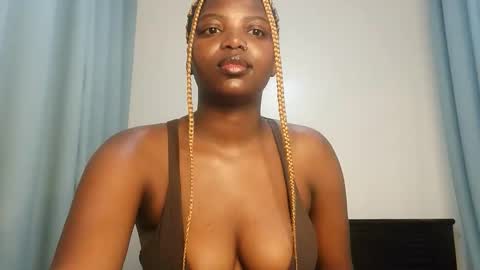 Snapshot of kinky_lola1 chatting on 10/21/25, 12:39 Lola online show from 10/21/25, 12:39