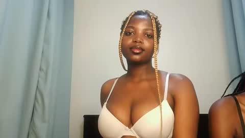 Snapshot of kinky_lola1 chatting on 10/25/25, 10:15 Lola online show from 10/25/25, 10:15