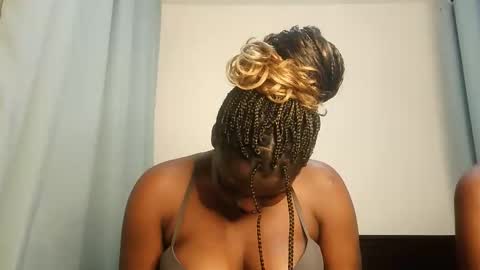 Snapshot of kinky_lola1 chatting on 11/07/25, 08:09 Lola online show from 11/07/25, 08:09