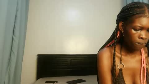 Snapshot of kinky_lola1 chatting on 12/04/25, 11:46 Lola online show from 12/04/25, 11:46