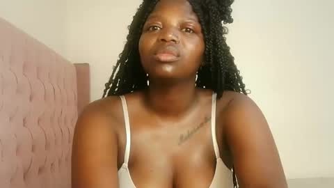 Lola online show from 02/08/26, 09:13