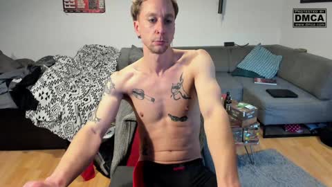 Snapshot of kinky_spidey chatting on 12/16/24, 10:50 kinky_spidey online show from 12/16/24, 10:50