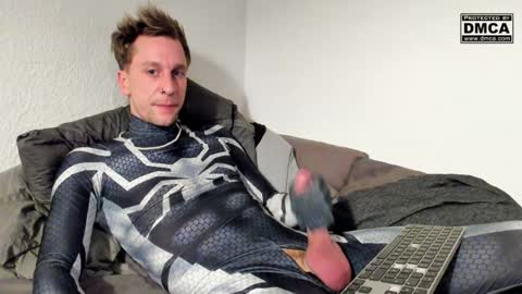 Snapshot of kinky_spidey chatting on 12/23/24, 05:17 kinky_spidey online show from 12/23/24, 05:17