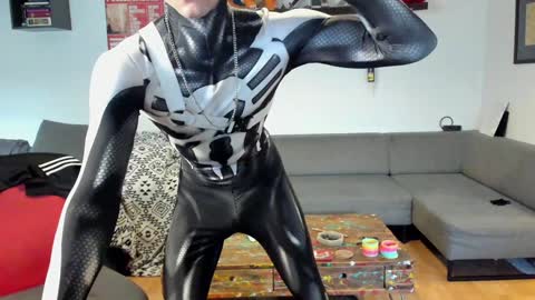 Snapshot of kinky_spidey chatting on 02/08/25, 10:39 kinky_spidey online show from 02/08/25, 10:39