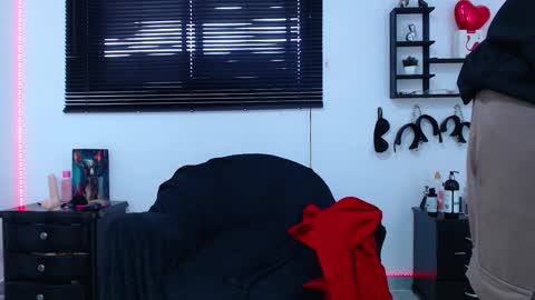 Allison  Diego online show from 02/22/25, 09:15