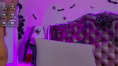 Snapshot of kinkyamelie chatting on 10/26/25, 05:30 kinkyamelie online show from 10/26/25, 05:30