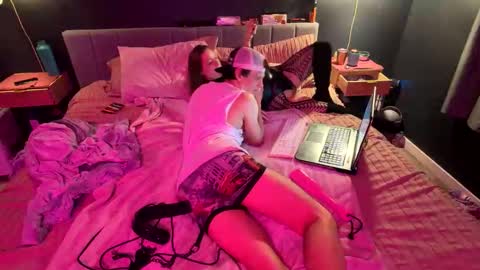 Kinkyblinders online show from 10/18/25, 10:38