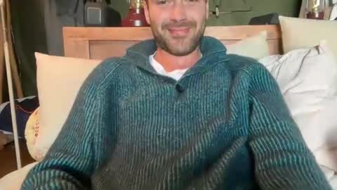 M online show from 11/12/25, 02:28