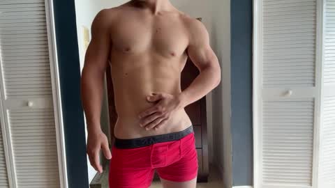 Snapshot of kinkybuffboy chatting on 01/08/25, 04:44 kinkybuffboy online show from 01/08/25, 04:44