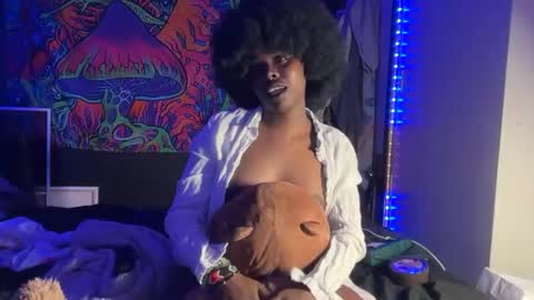 Snapshot of kinkycoupleinteracial chatting on 05/12/26, 03:25 interracialfacial online show from 05/12/26, 03:25