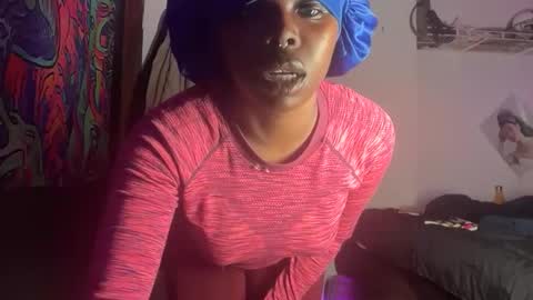 Snapshot of kinkycoupleinteracial chatting on 05/15/26, 01:56 interracialfacial online show from 05/15/26, 01:56