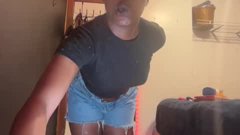 Snapshot of kinkycoupleinteracial chatting on 06/06/26, 03:33 interracialfacial online show from 06/06/26, 03:33